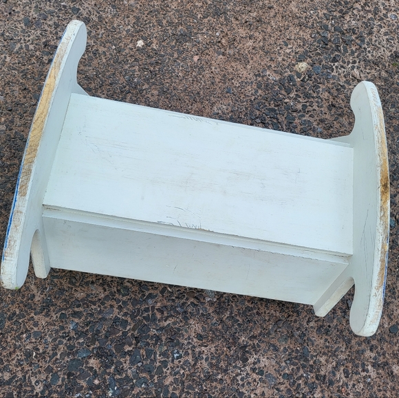 Vtg Wooden Baby Doll Cradle~painted white - Picture 2 of 5